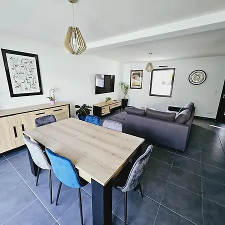 Droite Maison Individuelle 4 Et 1 Garage Holiday home